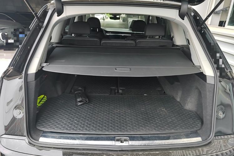 Used Audi Q7 2022 55 TFSI quattro S line Sport model Trunk