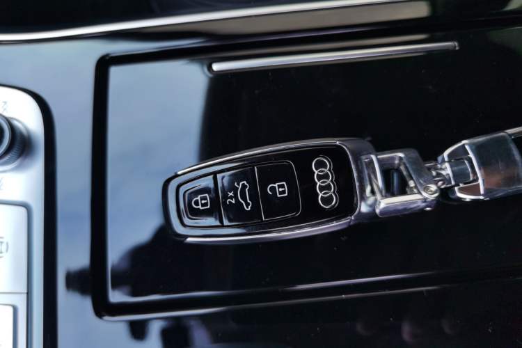 Used Audi Q7 2022 55 TFSI quattro S line Sport model Vehicle Key