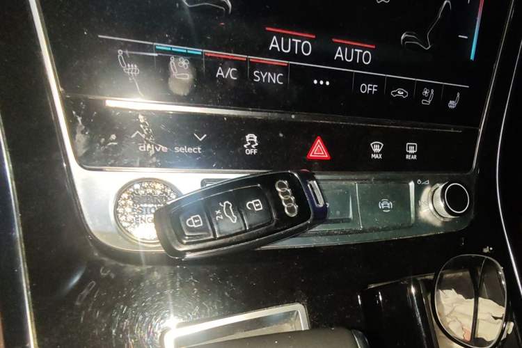 Used Audi Q7 2022 55 TFSI quattro S line Sport model Vehicle Key