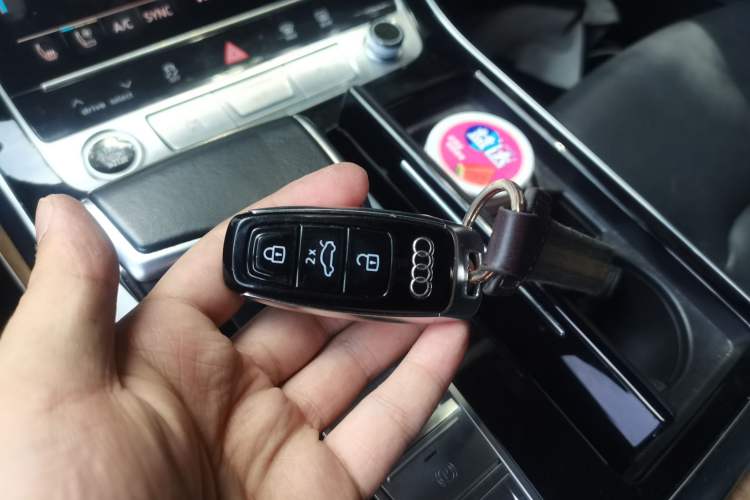 Used Audi Q7 2022 55 TFSI quattro S line Ice and Snow Sports Edition Vehicle Key
