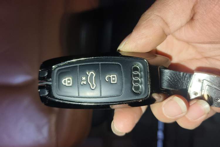 Used Audi Q7 2022 55 TFSI quattro S line Sport model Vehicle Key