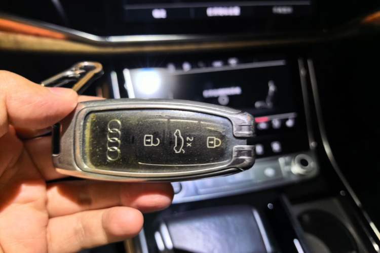 Used Audi Q7 2022 55 TFSI quattro S line Ice and Snow Sports Edition Vehicle Key