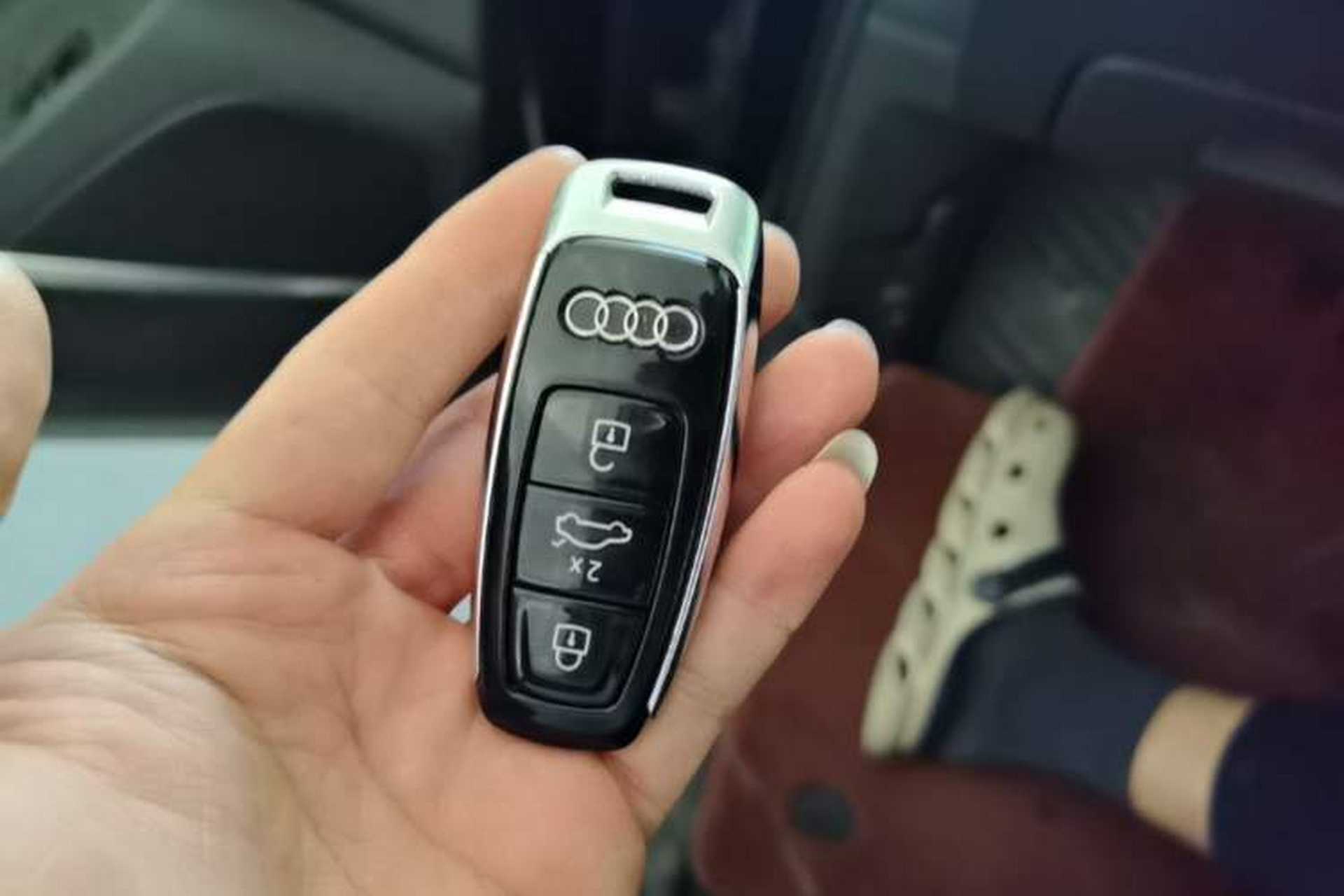 Used Audi Q7 2022 55 TFSI quattro S line Sport model Vehicle Key
