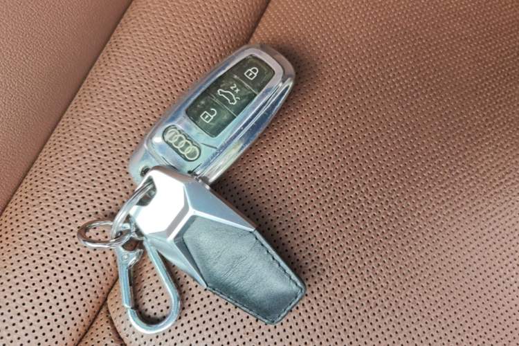 Used Audi Q7 2022 55 TFSI quattro S line Sport model Vehicle Key