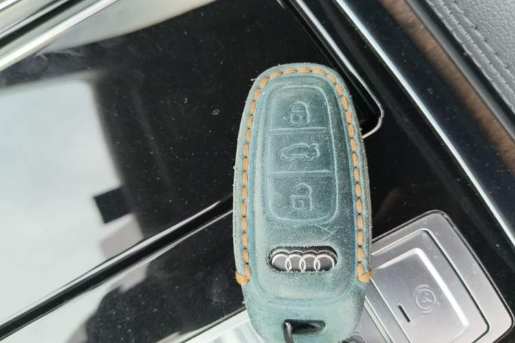 Used Audi Q7 2022 45 TFSI quattro S line Sport Edition Vehicle Key