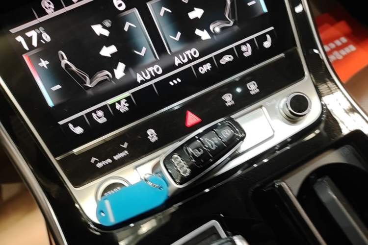 Used Audi Q7 2022 55 TFSI quattro S line Sport model Vehicle Key