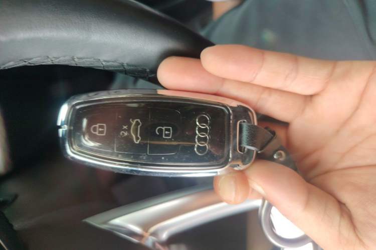 Used Audi Q7 2022 45 TFSI quattro S line Sport Edition Vehicle Key