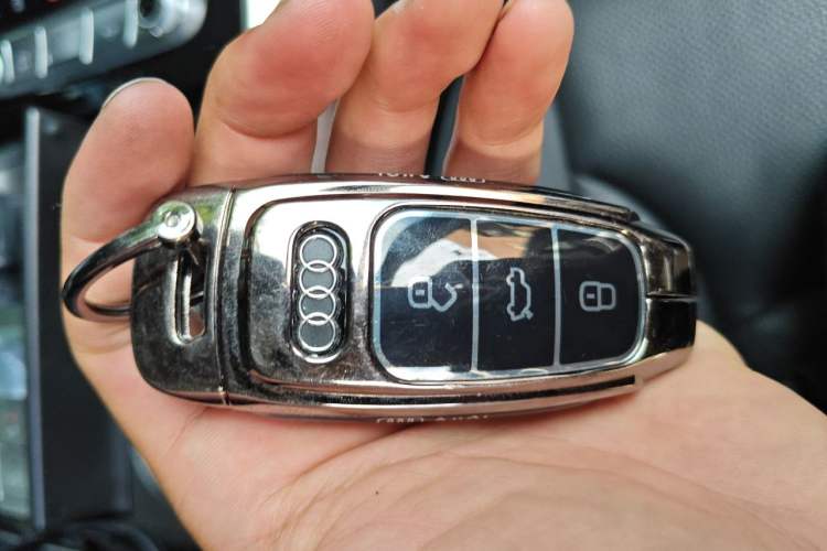 Used Audi Q7 2022 55 TFSI quattro S line Sport model Vehicle Key