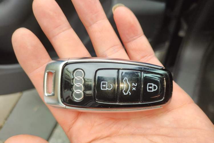 Used Audi Q7 2022 55 TFSI quattro S line Sport model Vehicle Key