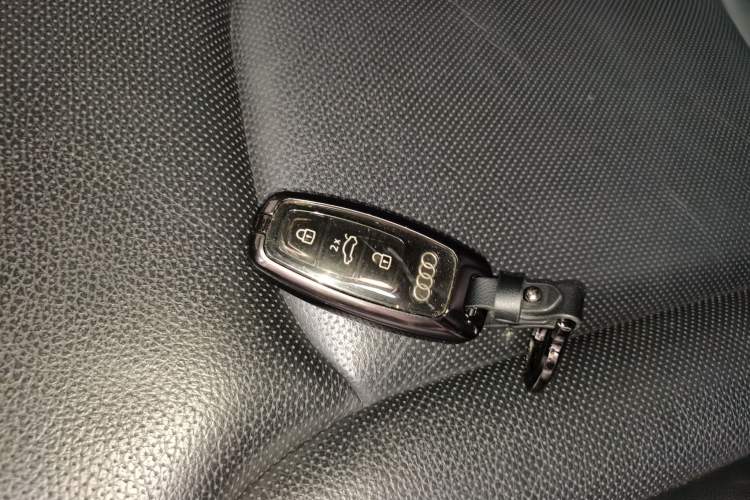 Used Audi Q7 2022 55 TFSI quattro S line Sport model Vehicle Key