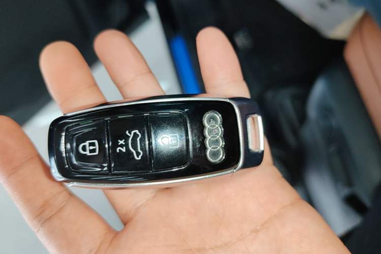 Used Audi Q7 2022 45 TFSI quattro S line Sport Edition Vehicle Key