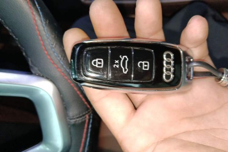 Used Audi Q7 2022 55 TFSI quattro S line Sport model Vehicle Key
