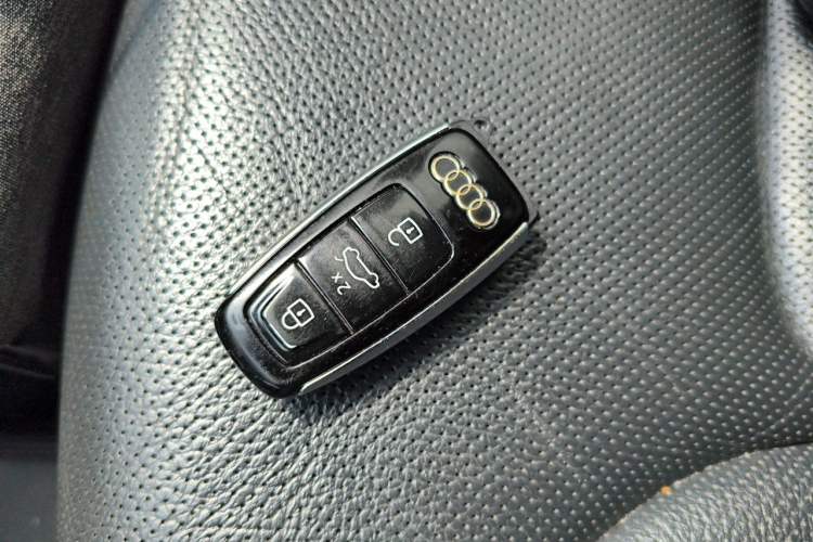 Used Audi Q7 2022 45 TFSI quattro S line Sport Edition Vehicle Key