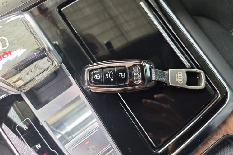 Used Audi Q7 2022 55 TFSI quattro S line Sport model Vehicle Key