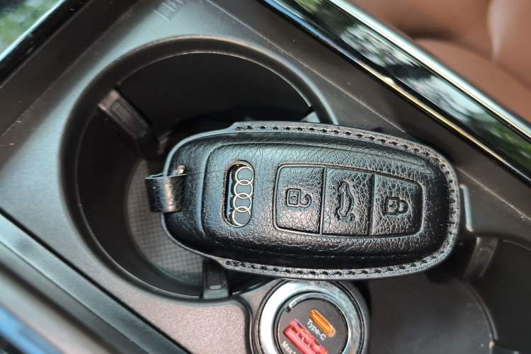 Used Audi Q7 2022 55 TFSI quattro S line Sport model Vehicle Key