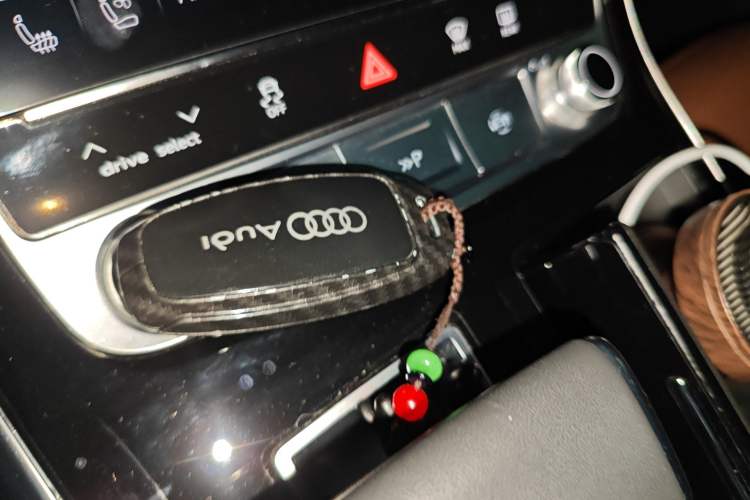Used Audi Q7 2022 55 TFSI quattro S line Sport model Vehicle Key