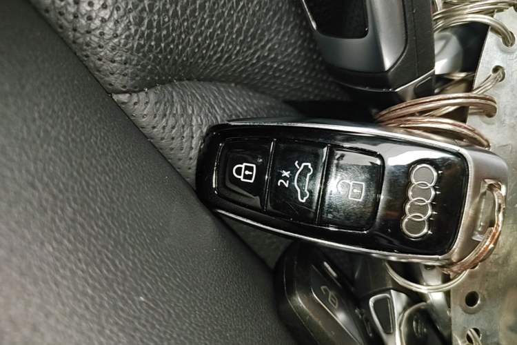 Used Audi Q7 2022 55 TFSI quattro S line Sport model Vehicle Key