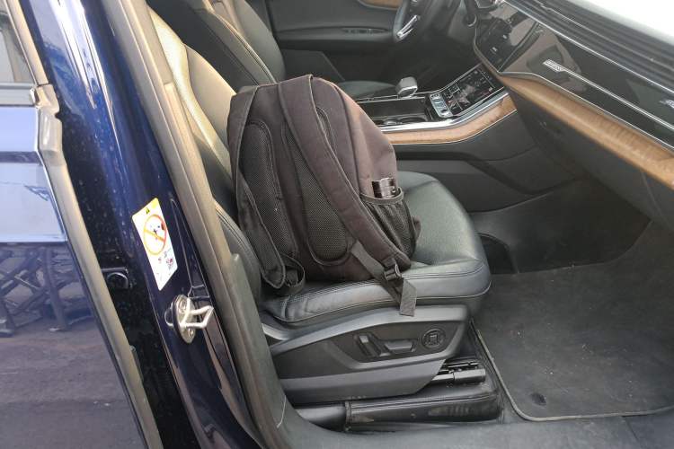Used Audi Q7 2022 55 TFSI quattro S line Ice and Snow Sports Edition Right Front Seat
