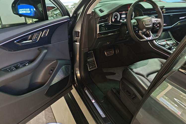 Used Audi Q7 2022 55 TFSI quattro S line Sport model Driver Seat