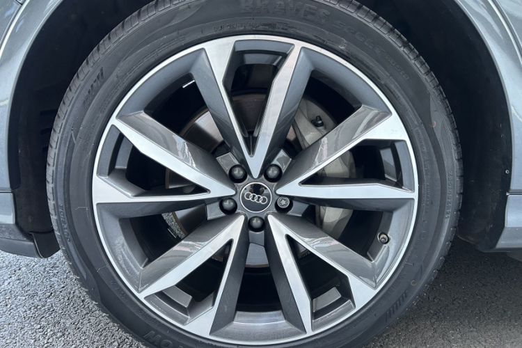 Used Audi Q7 2022 55 TFSI quattro S line Sport model Exterior 1