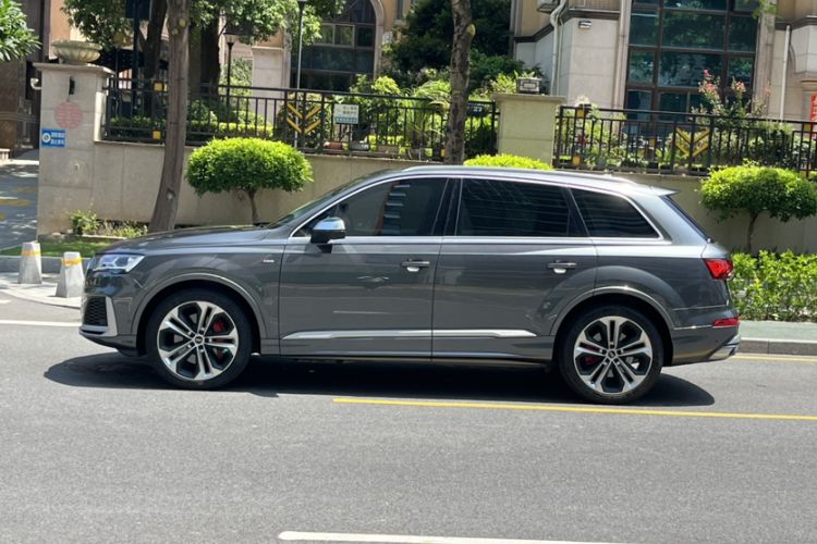 Used Audi Q7 2022 55 TFSI quattro S line Prestige Edition Exterior 2