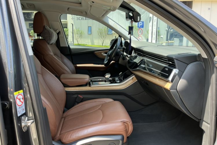 Used Audi Q7 2022 55 TFSI quattro S line Prestige Edition Interior 8
