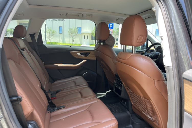 Used Audi Q7 2022 55 TFSI quattro S line Prestige Edition Interior 9
