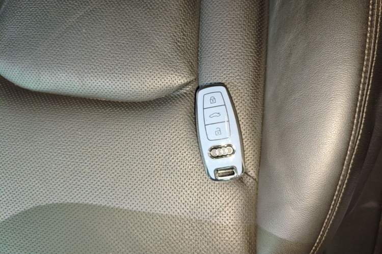 Used Audi Q7 2022 55 TFSI quattro S line Sport model Vehicle Key