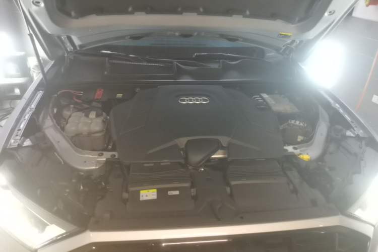 Used Audi Q7 2022 55 TFSI quattro S line Ice and Snow Sports Edition Engine Bay