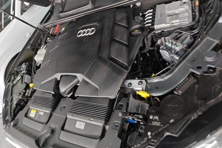 Used Audi Q7 2022 55 TFSI quattro S line Sport model Engine Bay