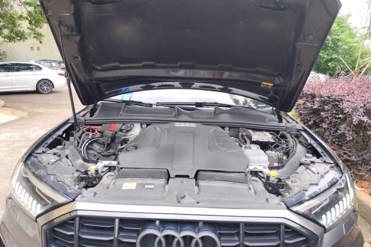 Used Audi Q7 2022 45 TFSI quattro S line Sport Edition Engine Bay