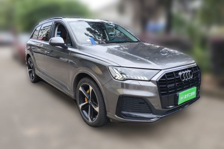 Used Audi Q7 2022 45 TFSI quattro S line Sport Edition Front Right 45 Deg