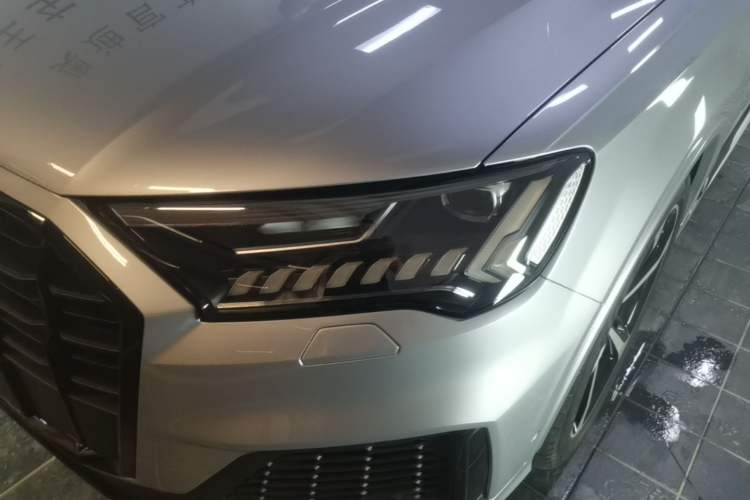 Used Audi Q7 2022 55 TFSI quattro S line Ice and Snow Sports Edition Left Front Headlight