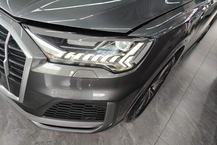 Used Audi Q7 2022 55 TFSI quattro S line Sport model Left Front Headlight