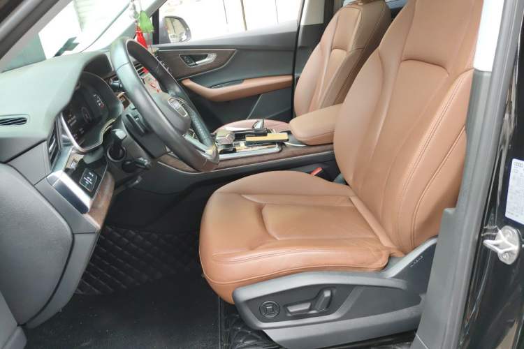 Used Audi Q7 2022 45 TFSI quattro S line Sport Edition Left Front Seat