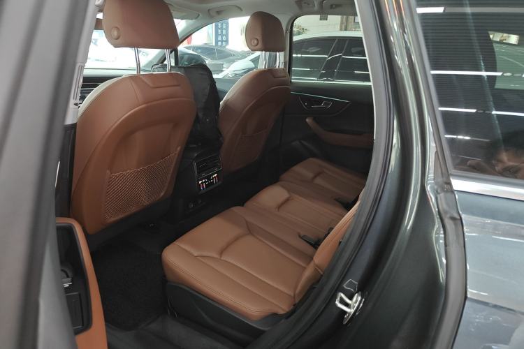 Used Audi Q7 2022 55 TFSI quattro S line Sport model Left Rear Seat