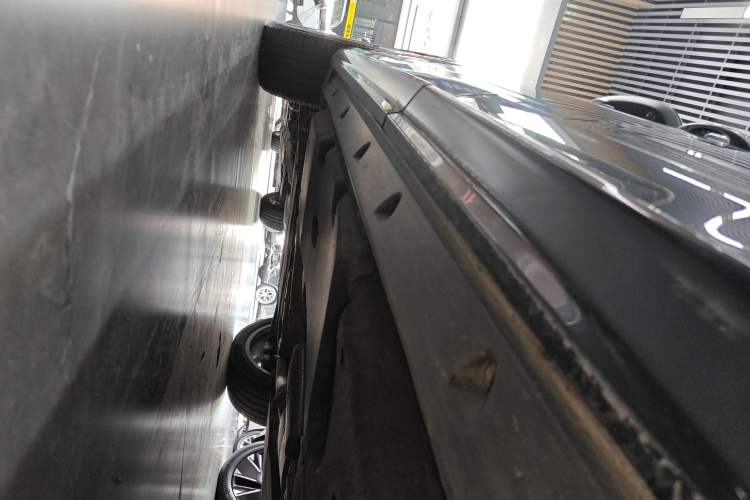 Used Audi Q7 2022 55 TFSI quattro S line Sport model Left Side Sill