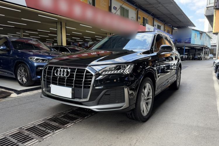 Używany Audi Q7 2023 45 TFSI quattro S line Sport model Guazi used car, China used car export, Used car for sale, Used  cars, Cheapest cars for sale