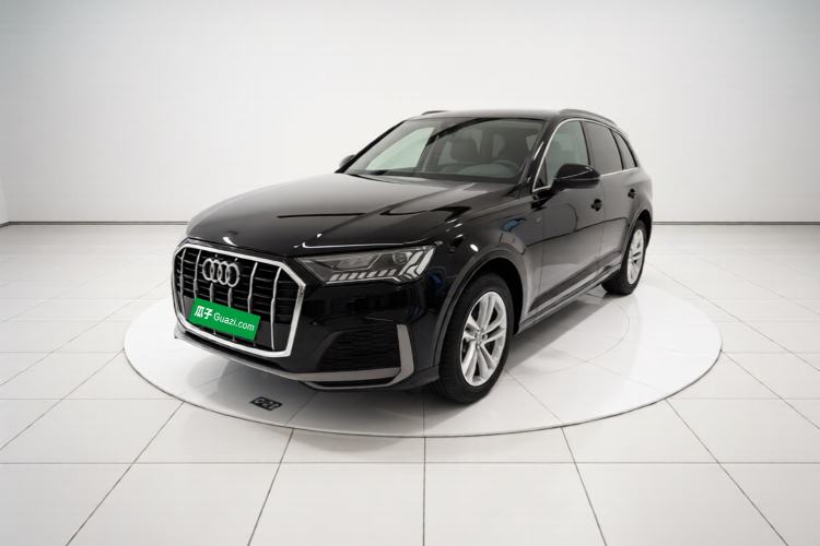 Audi Q7 2023 45 TFSI quattro S line Sport model