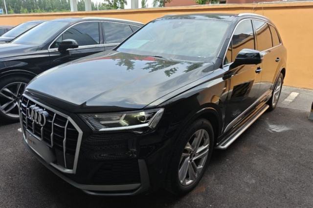 Used Audi Q7 2023 45 TFSI quattro S line Sport model