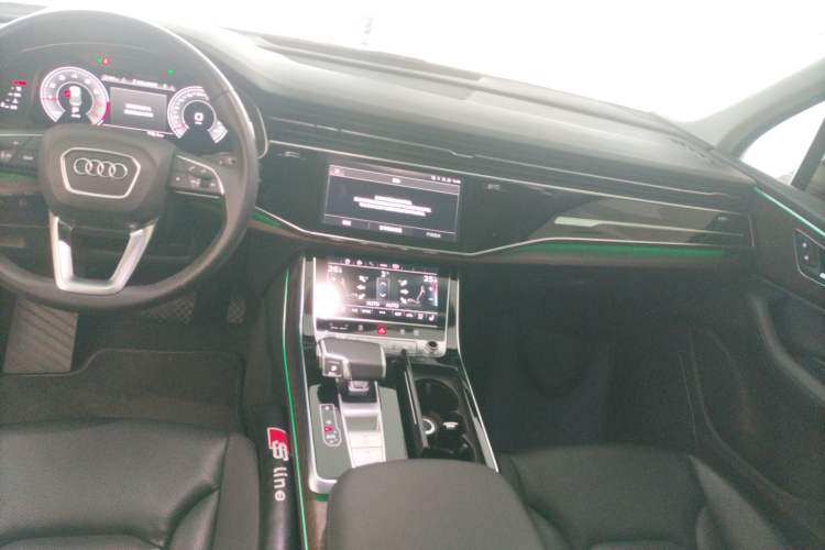 Used Audi Q7 2023 45 TFSI quattro S line Sport model Audio And AC Panel