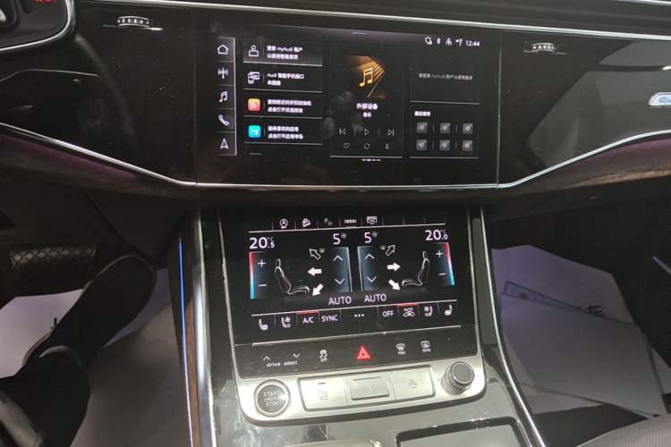 Used Audi Q7 2023 55 TFSI quattro S line Sport Edition Audio And AC Panel