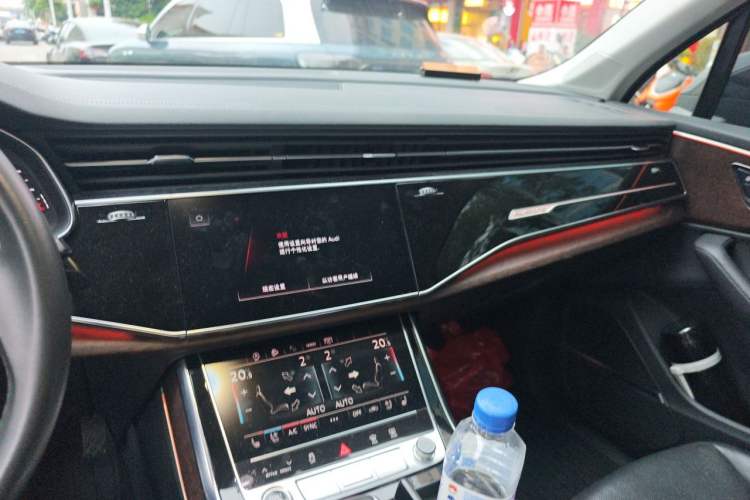 Used Audi Q7 2023 55 TFSI quattro S line Sport Edition Audio And AC Panel