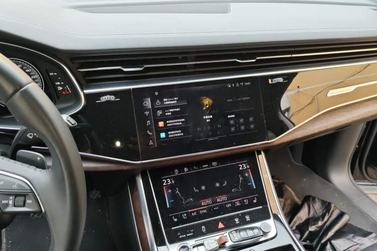 Used Audi Q7 2023 55 TFSI quattro S line Sport Edition Audio And AC Panel
