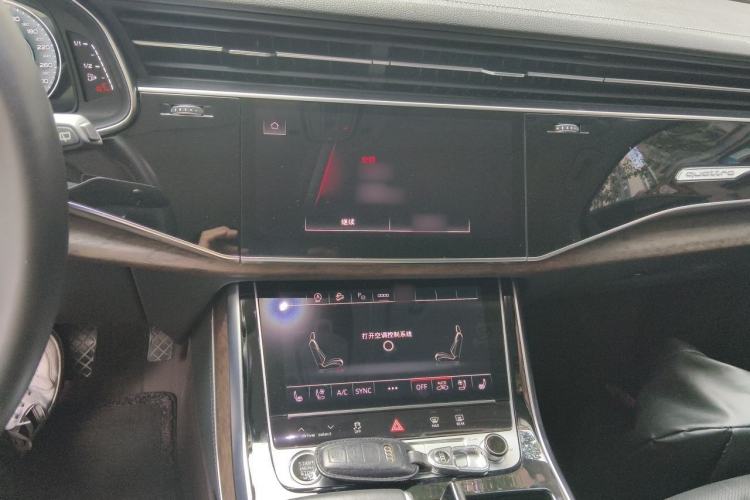 Used Audi Q7 2023 55 TFSI quattro S line Sport Edition Audio And AC Panel