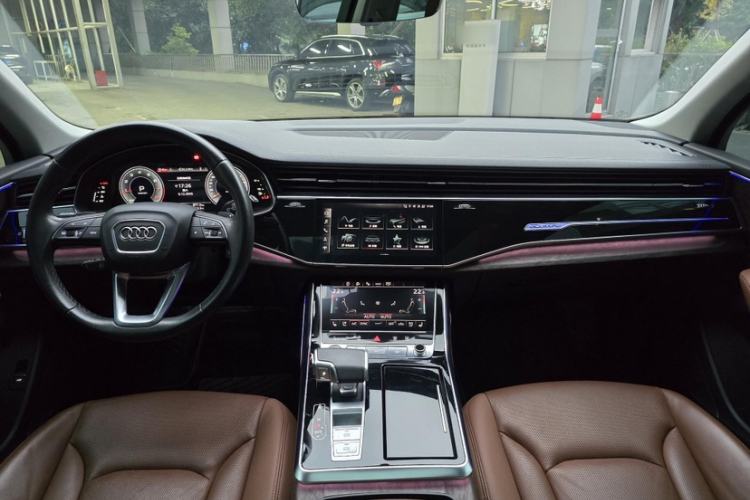 Used Audi Q7 2023 45 TFSI quattro S line Sport model Audio And AC Panel