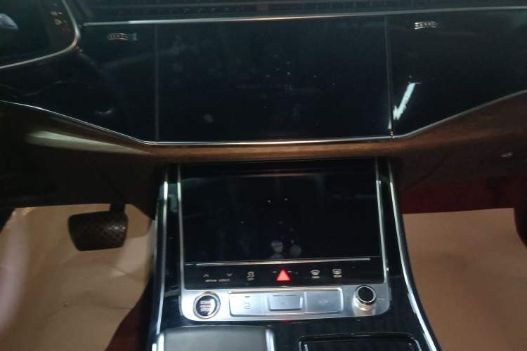 Used Audi Q7 2023 45 TFSI quattro S line Sport model Audio And AC Panel