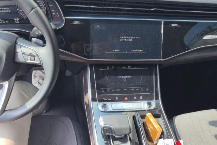 Used Audi Q7 2023 55 TFSI quattro S line Sport Edition Audio And AC Panel