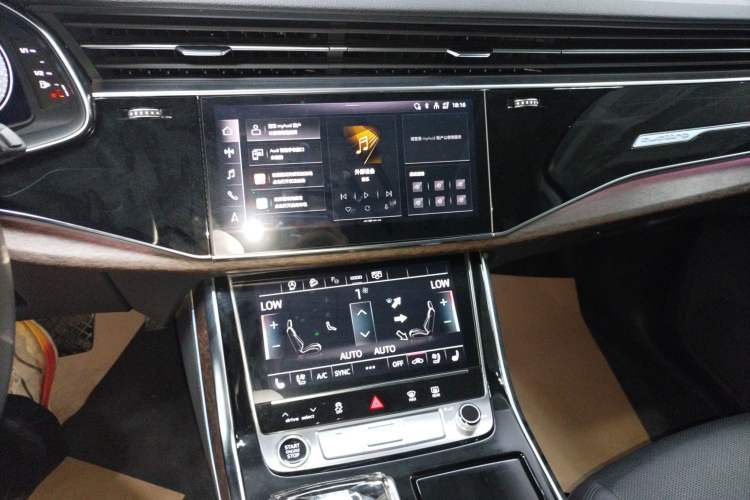 Used Audi Q7 2023 45 TFSI quattro S line Sport model Audio And AC Panel