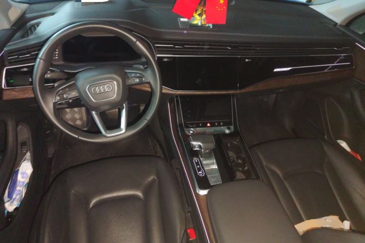 Used Audi Q7 2023 55 TFSI quattro S line Sport Edition Center Console
